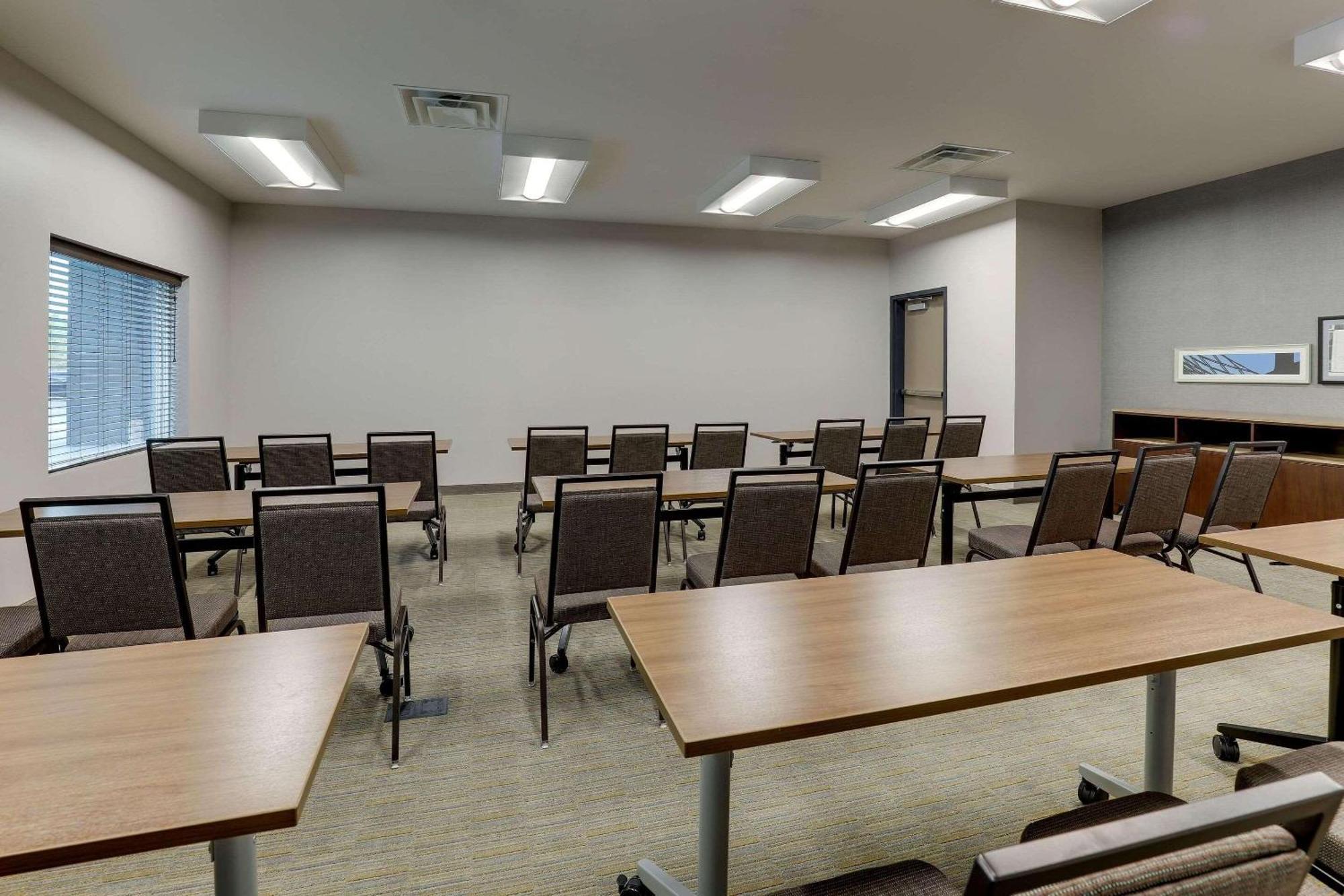 Country Inn & Suites By Radisson, Cumming Near Northside Hospital Forsyth كومينغ المظهر الخارجي الصورة