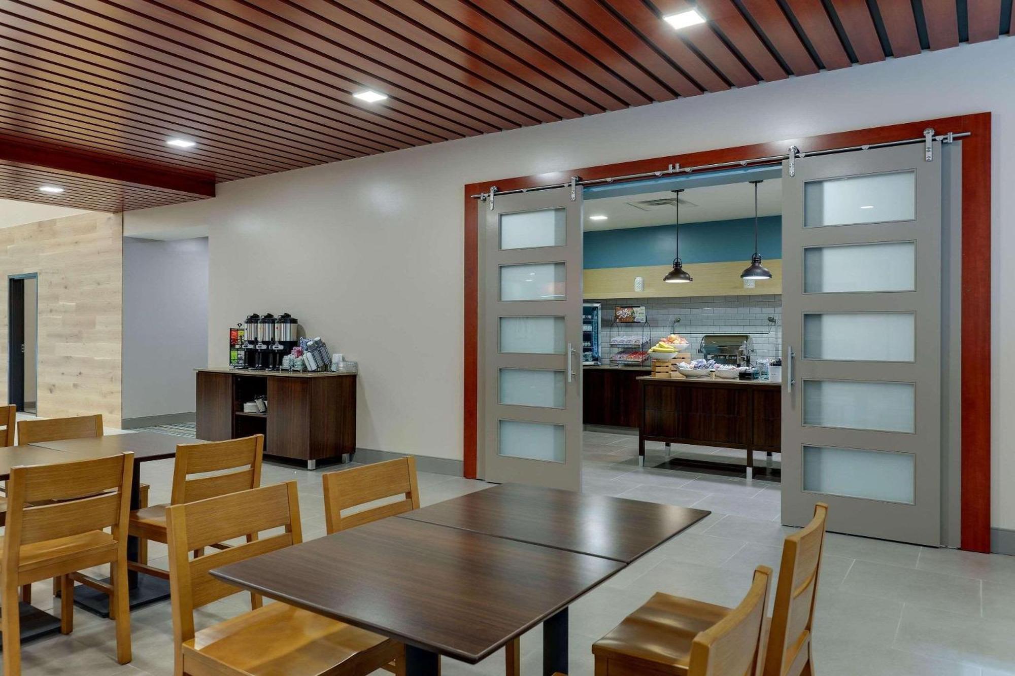 Country Inn & Suites By Radisson, Cumming Near Northside Hospital Forsyth كومينغ المظهر الخارجي الصورة